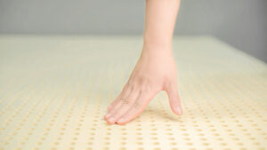 nệm cao su gummi và nệm cao su thuần việt