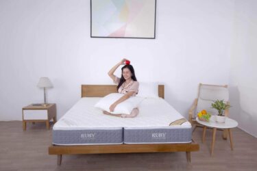 nệm lò xo Tatana và Hanvico