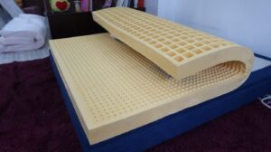 nệm cao su kim cương với cao su thuần việt