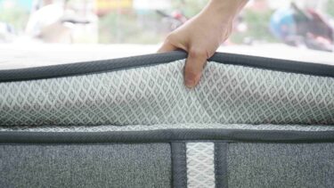 So sánh nệm lò xo Dunlopillo vs lò xo Amando 1 nệm lò xo amando và dunlopillo
