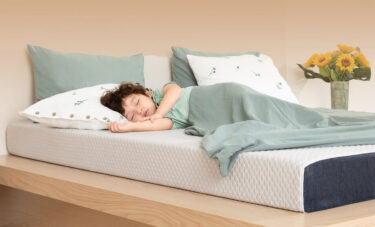 So sánh, đánh giá chi tiết nệm Oyasumi vs Ru9 1 nệm foam ru9 và oyasumi
