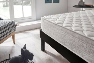 So sánh ưu nhược điểm của nệm lò xo Tatana và Liên Á 1 nệm lò xo Tatana và Liên Á