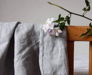 Làm thế nào để chọn chăn mát mùa hè vừa thấm hút tốt lại bền chắc? 1 chăn mát mùa hè