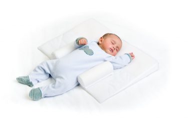 Cách dùng gối chặn cho bé an toàn mà cha mẹ cần biết 1 cách dùng gối chặn cho bé