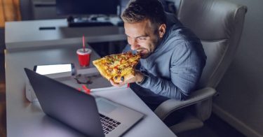 10 cách hiệu quả giúp bạn hạn chế cảm giác thèm ăn về đêm 1 hạn chế cảm giác thèm ăn về đêm