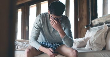 Cách đánh thức người đang ngủ hiệu quả 1 thức giấc vào buổi sáng