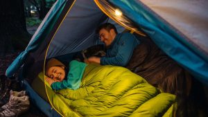 mẹo ngủ ngon khi cắm trại