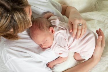 Làm thế nào để tạo thói quen đi ngủ cho bé? 1 thói quen đi ngủ cho bé