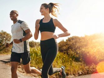 Tại sao hoạt động thể chất giúp bạn ngủ ngon? 1 Hoạt động thể chất giúp làm giảm căng thẳng