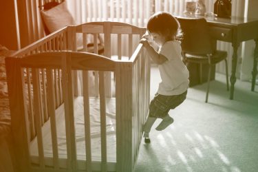 Trẻ nên chuyển từ nằm nôi sang nằm cũi vào giai đoạn nào? 1 Trẻ nên chuyển từ nằm nôi sang nằm cũi