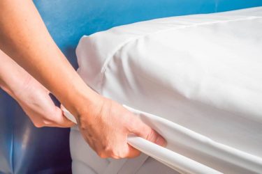 Cách cố định ga giường không bị tuột đơn giản, hiệu quả Cách cố định ga giường không bị tuột