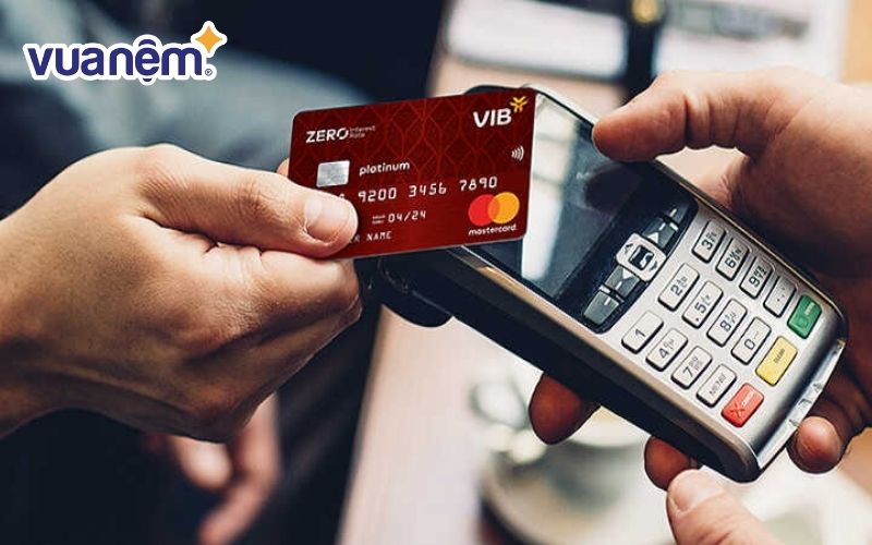 Khách hàng có thẻ tín dụng có thể trả góp khi mua hàng tại Vua Nệm