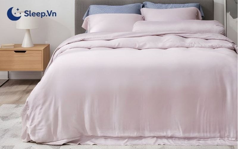 Gợi ý top 10 mẫu chăn ga gối khách sạn được ưa chuộng 3 Bộ chăn ga lụa tencel Amando Lagom 5 chi tiết màu tím