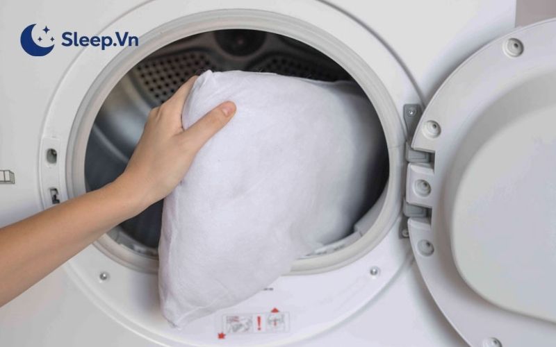 Gối bông gòn là gì? Có nên sử dụng gối bông gòn không? 8 Hướng dẫn cách giặt gối bông gòn