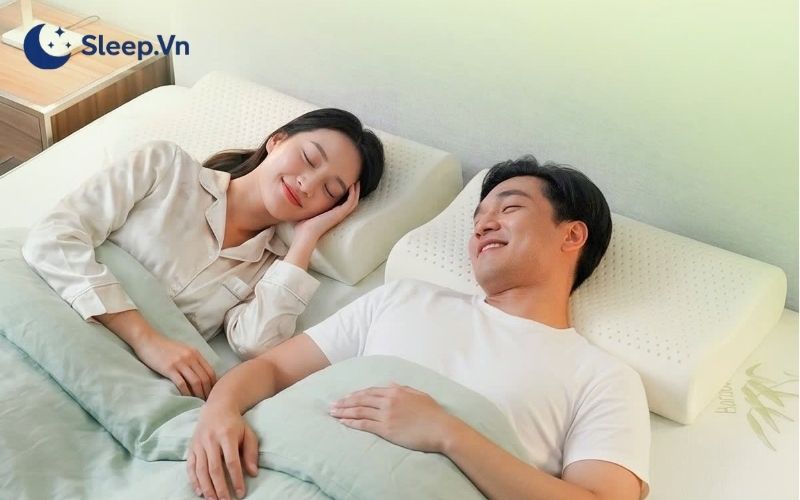 Gối chống ngáy được thiết kế để nâng đỡ đầu và cổ đúng tư thế