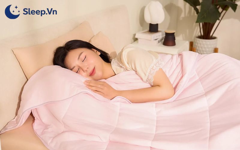 Gợi ý chọn mền mỏng mùa hè thoáng mát cho giấc ngủ dễ chịu 3 Chăn băng tuyết Amando Ice Silk mỏng nhẹ, giải nhiệt mùa hè