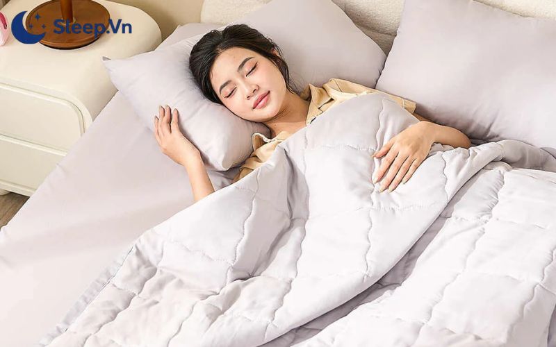 Muốn dậy lúc 4h sáng thì ngủ lúc mấy giờ để không bị mệt? 4 Chăn ga gối nệm phù hợp sẽ mang đến giấc ngủ chất lượng
