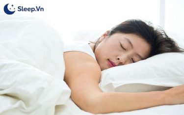 Phương pháp ngủ Everyman là gì? Có nên áp dụng không? 2 Everyman là gồm một giấc ngủ chính vào ban đêm kết hợp với các giấc ngủ ngắn vào ban ngày.