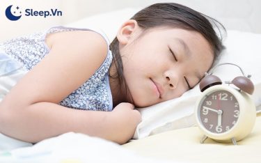 Trẻ em ngủ mấy giờ mỗi ngày là tốt nhất theo từng độ tuổi? 3 Trẻ nên đi ngủ sớm và duy trì lịch sinh hoạt đều đặn