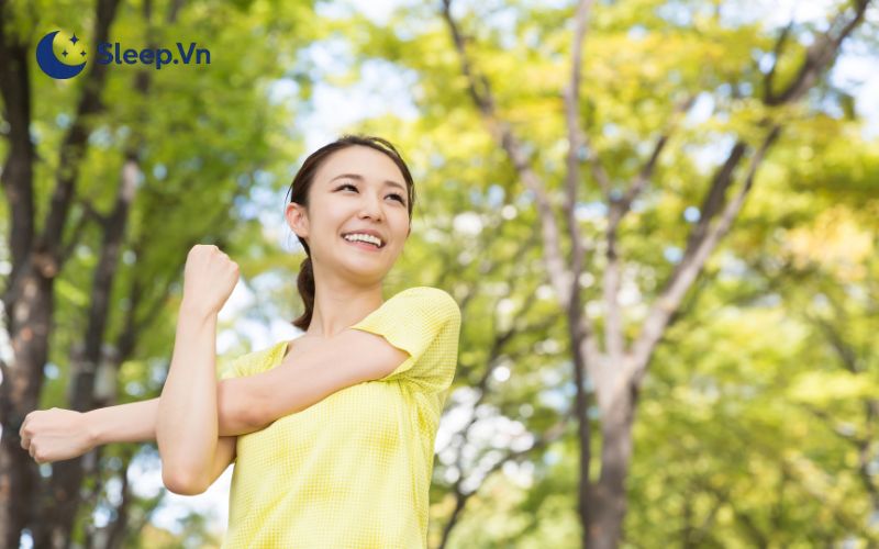 Chu kỳ giấc ngủ có bao nhiêu giai đoạn? Giải đáp chi tiết 5 Vận động thể chất vào ban ngày gia tăng thời gian của giai đoạn ngủ sâu