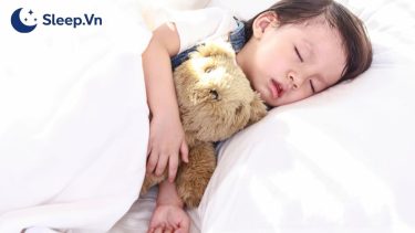 Bé khó vào giấc ngủ phải làm sao? 10+ cách giúp bé dễ ngủ hơn