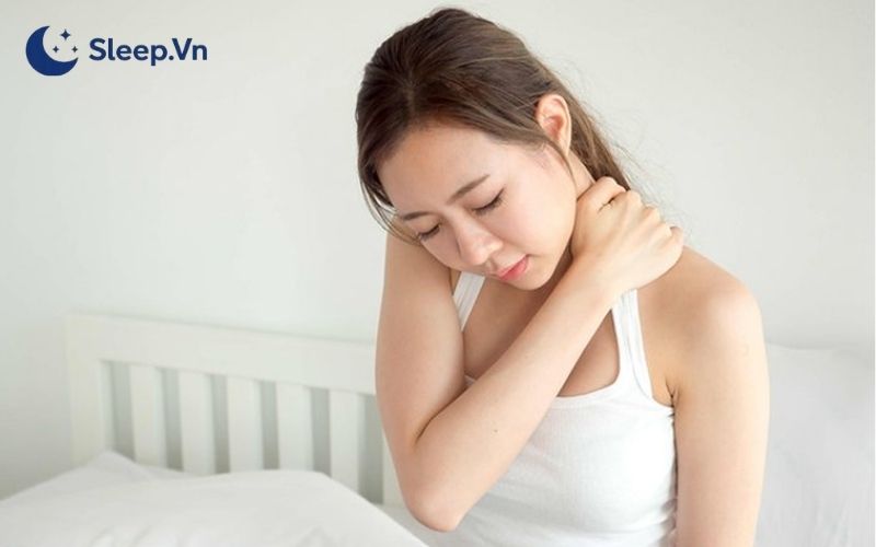 Ngủ sai tư thế bị đau cổ vai gáy: Nguyên nhân và cách xử lý 2 Đau cổ vai gáy do ngủ sai tư thế