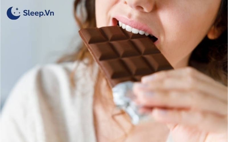 Ăn socola có mất ngủ không? Cách ăn socola không mất ngủ 5 Hạn chế ăn quá nhiều socola nếu bạn thường xuyên mất ngủ