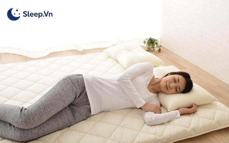 Tư thế ngủ khi cổ tử cung ngắn: Mẹ bầu nên nằm thế nào? 3 Không nên nằm một tư thế quá lâu gây đau mỏi