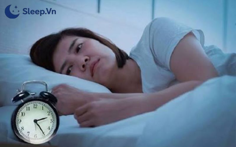 Mẹ bầu mất ngủ 3 tháng giữa có sao không? Cách khắc phục 4 Chuột rút, đau lưng và khó chịu ở chân khiến mẹ bầu mất ngủ